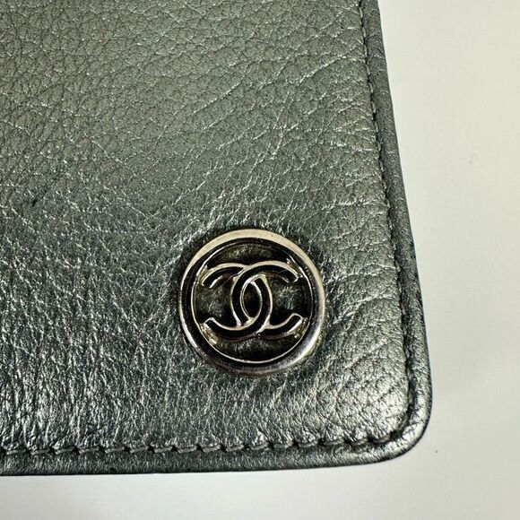 Chanel CC Leather Notebook Holder Silver - Picture 3 of 16